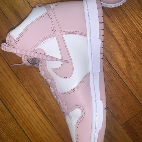 Nike Dunks - Picture 4 of 7